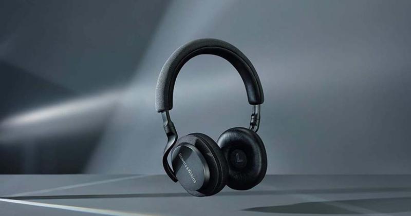 Pustite hrup za seboj in uživajte v vrhunskem zvoku svoje najljubše glasbe z novimi slušalkami Bowers & Wilkins PX!